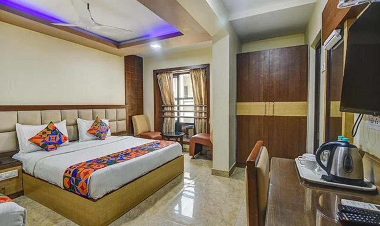 Fabhotel Central Palace Chennai Exteriör bild