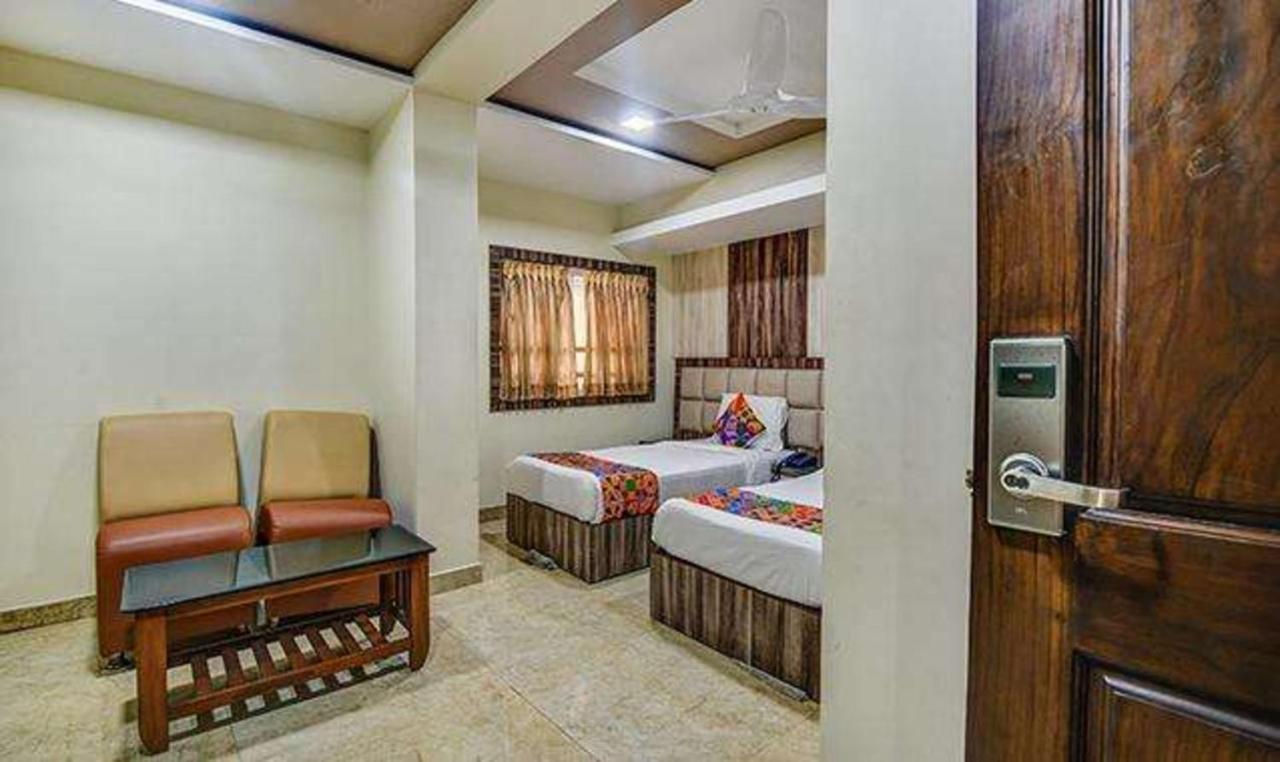 Fabhotel Central Palace Chennai Exteriör bild